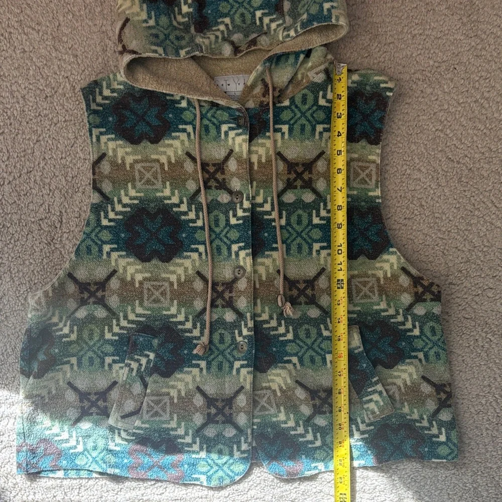 Vintage Patterned Hooded Sleeveless Vest in Green and Brown - Picture 5 of 6